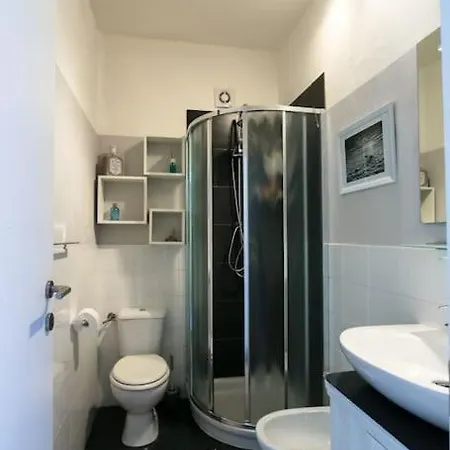 Relaxing Modern With Private Bathroom 阿尔盖罗